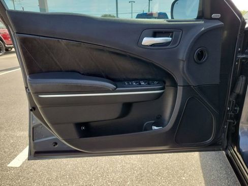 Used 2016 Dodge Charger SXT RWD image 18