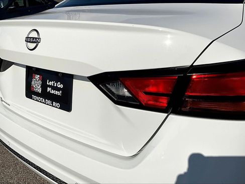 Used 2025 Nissan Altima 2.5 SV FWD image 25