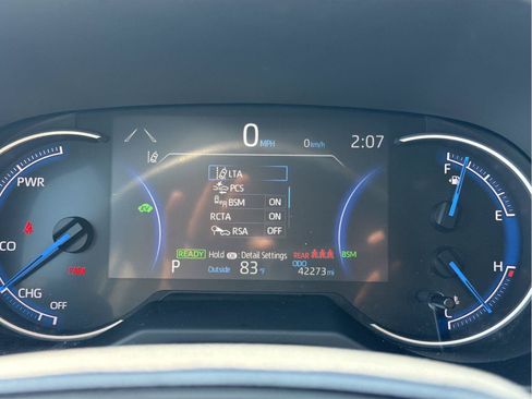Used 2025 Toyota RAV4 XLE AWD/4WD image 19