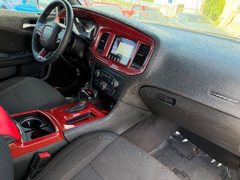 Used 2017 Dodge Charger SXT w/ Blacktop Package RWD image 13