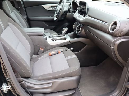 Used 2025 Chevrolet Blazer LT image 16