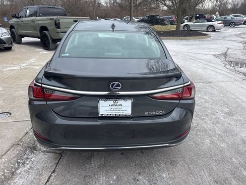 Used 2022 Lexus ES 300h image 4