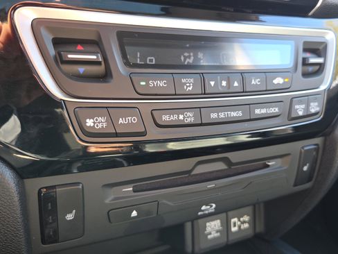 Certified 2021 Honda Pilot Touring image 32