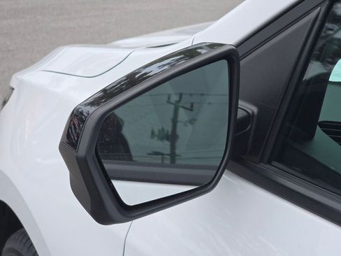 Certified 2023 Chevrolet Equinox LS w/ LS Convenience Package FWD image 9