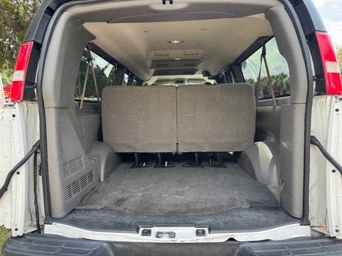 Used 2019 Chevrolet Express 3500 LT w/ LT Preferred Equipment Group RWD image 13