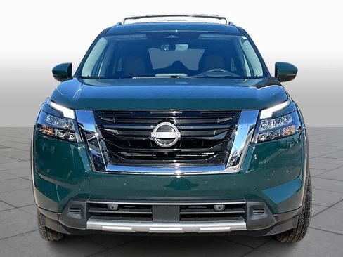 Used 2025 Nissan Pathfinder Platinum w/ Cargo Package image 4