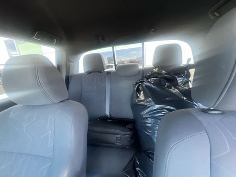 Certified 2019 Toyota Tacoma TRD Sport AWD/4WD image 7