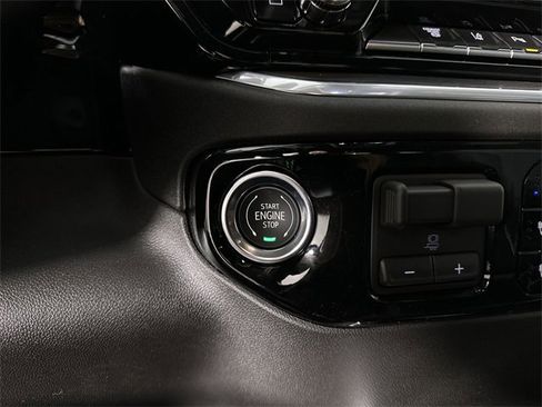 New 2026 GMC Sierra 2500 SLT w/ SLT Premium Package image 17