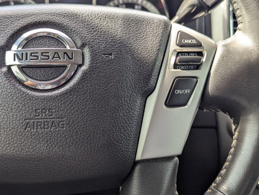 Used 2018 Nissan Titan PRO-4X w/ Pro-4x Convenience Package AWD/4WD image 16