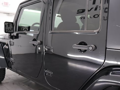 Used 2016 Jeep Wrangler Unlimited Sahara AWD/4WD image 32