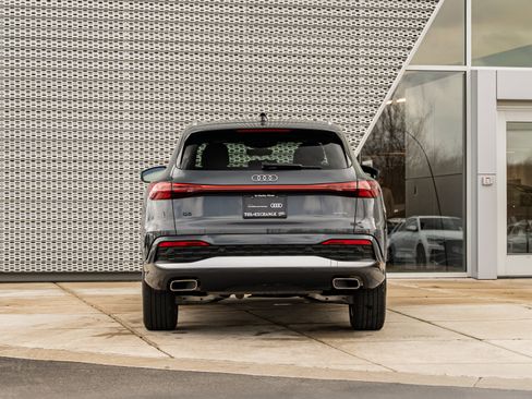 Certified 2025 Audi Q5 Premium w/ Convenience Package AWD/4WD image 26