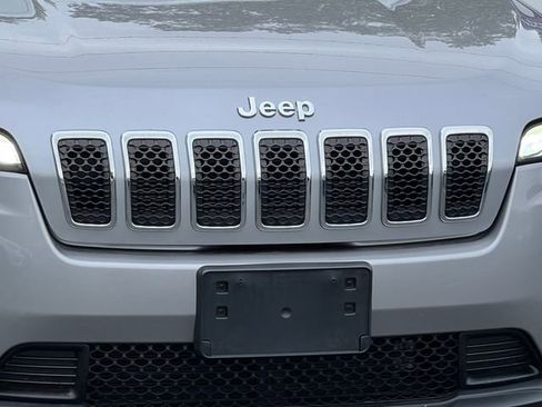 Used 2020 Jeep Cherokee Latitude w/ Cold Weather Group AWD/4WD image 35