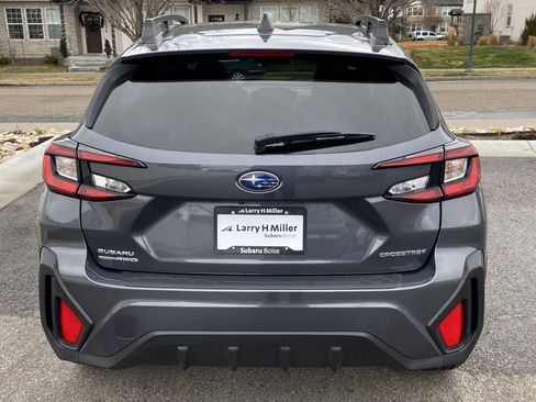 Used 2024 Subaru Crosstrek 2.0i Premium image 5