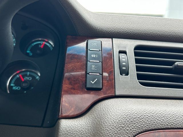 Used 2012 Chevrolet Suburban LTZ AWD/4WD image 53
