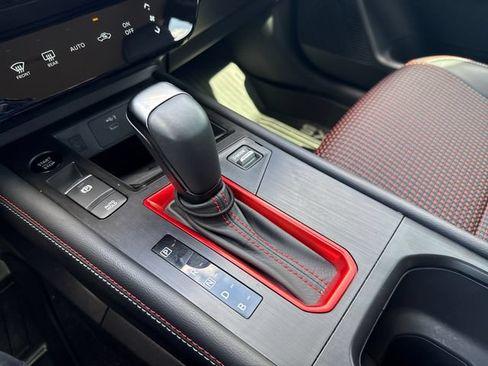 Certified 2025 Nissan Kicks SR FWD image 25