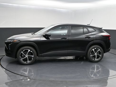 Used 2026 Chevrolet Trax RS w/ Sunroof Package FWD image 4