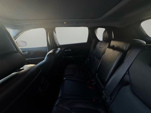 Used 2021 Jeep Cherokee Limited w/ Elite Package image 23