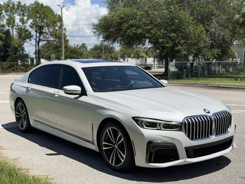 Used 2021 BMW 740i xDrive w/ M Sport Package AWD/4WD image 7