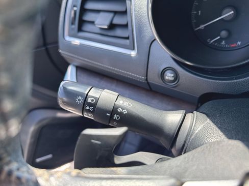 Used 2019 Subaru Outback 2.5i Limited w/ Popular Package #2 image 17