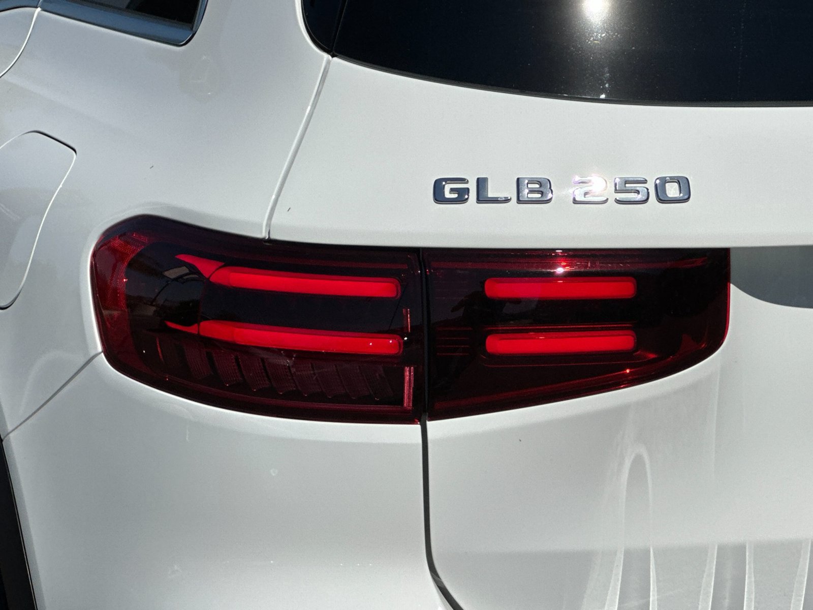 Certified 2026 Mercedes-Benz GLB 250 4MATIC image 31