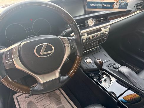 Used 2015 Lexus ES 350 w/ Luxury Package FWD image 14