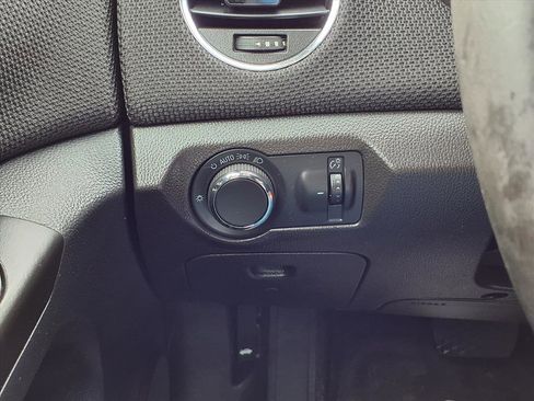 Used 2014 Chevrolet Cruze LT image 16