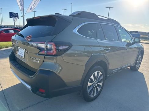 Used 2025 Subaru Outback Touring image 3