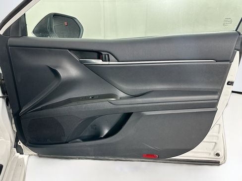 Used 2024 Toyota Camry SE image 29