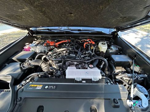 Certified 2025 Toyota 4Runner TRD Off-Road Premium image 11