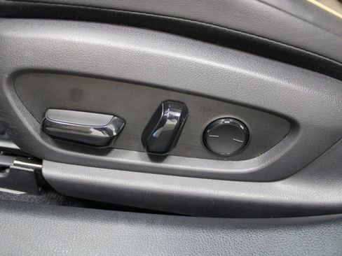 Used 2019 Lexus ES 350 w/ Premium Package image 18