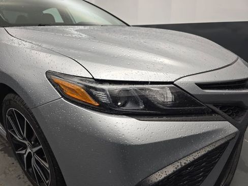 Used 2023 Toyota Camry SE image 13