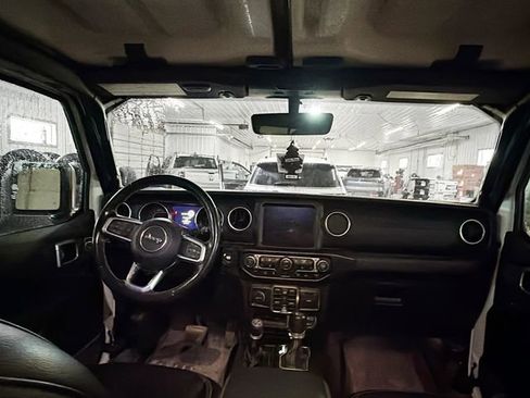 Used 2021 Jeep Wrangler Unlimited Sahara w/ Uconnect 4C Nav & Sound Group image 10