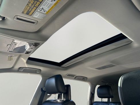 Used 2015 Lexus LX 570 4WD w/ Luxury Package image 24