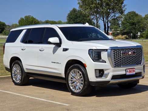 Used 2023 GMC Yukon Denali w/ Denali Reserve Package RWD image 3