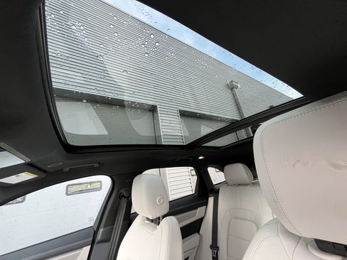 Used 2025 Jaguar F-PACE R-Dynamic S image 27