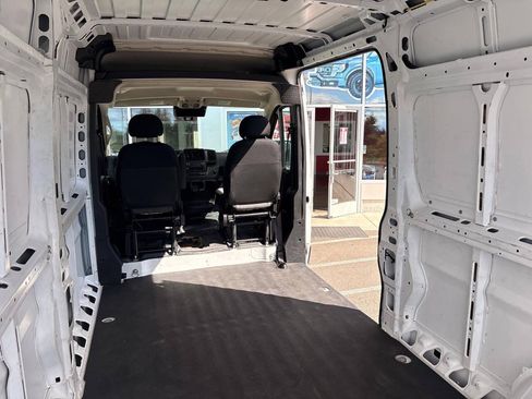 Used 2023 RAM ProMaster 2500 FWD image 12