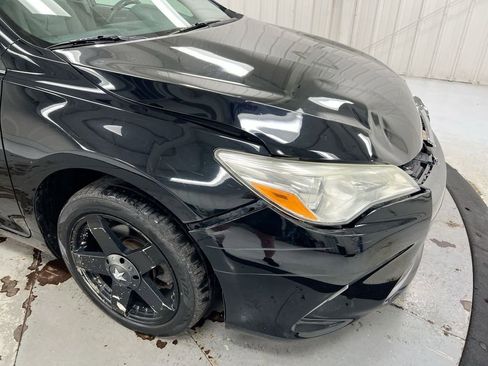 Used 2016 Toyota Camry LE image 31