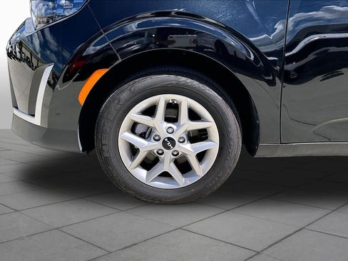 Certified 2025 Kia Soul LX w/ LX Technology Package FWD image 10