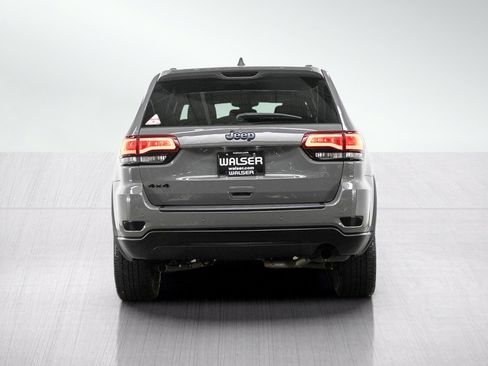 Used 2019 Jeep Grand Cherokee Laredo AWD/4WD image 5