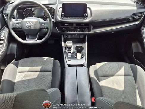 Used 2025 Nissan Rogue SV FWD image 27