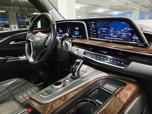 Used 2021 Cadillac Escalade Sport Platinum image 29