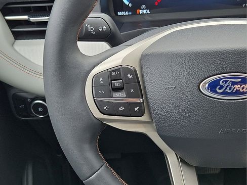Used 2026 Ford Explorer Active w/ Active Comfort Package RWD image 19