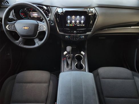 Used 2023 Chevrolet Traverse LT image 25