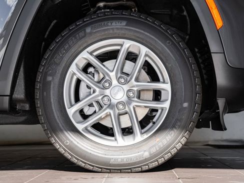 New 2025 Jeep Grand Cherokee Laredo X w/ Luxury Tech Group I image 16