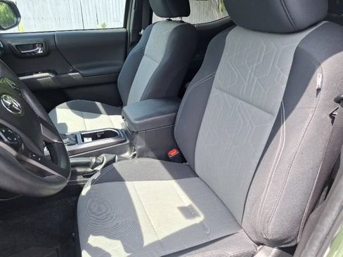 Used 2022 Toyota Tacoma TRD Sport w/ Technology Package AWD/4WD image 14
