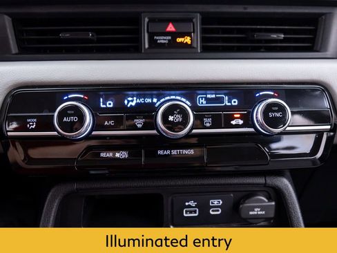 Used 2023 Honda Pilot LX image 24