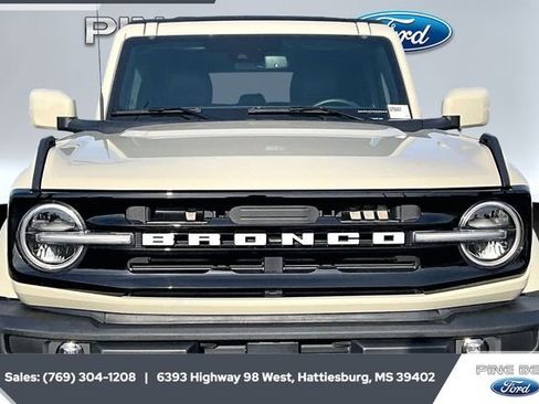 Used 2025 Ford Bronco Outer Banks image 3