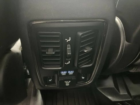 Used 2018 Dodge Durango GT w/ Premium Group AWD/4WD image 23