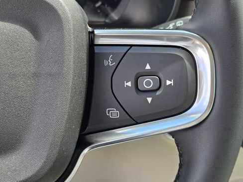 New 2026 Volvo XC40 B5 Plus w/ Protection Package Premier AWD/4WD image 23