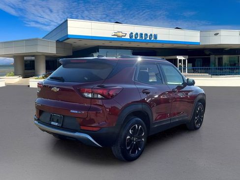 Used 2023 Chevrolet TrailBlazer LT w/ Convenience Package image 8